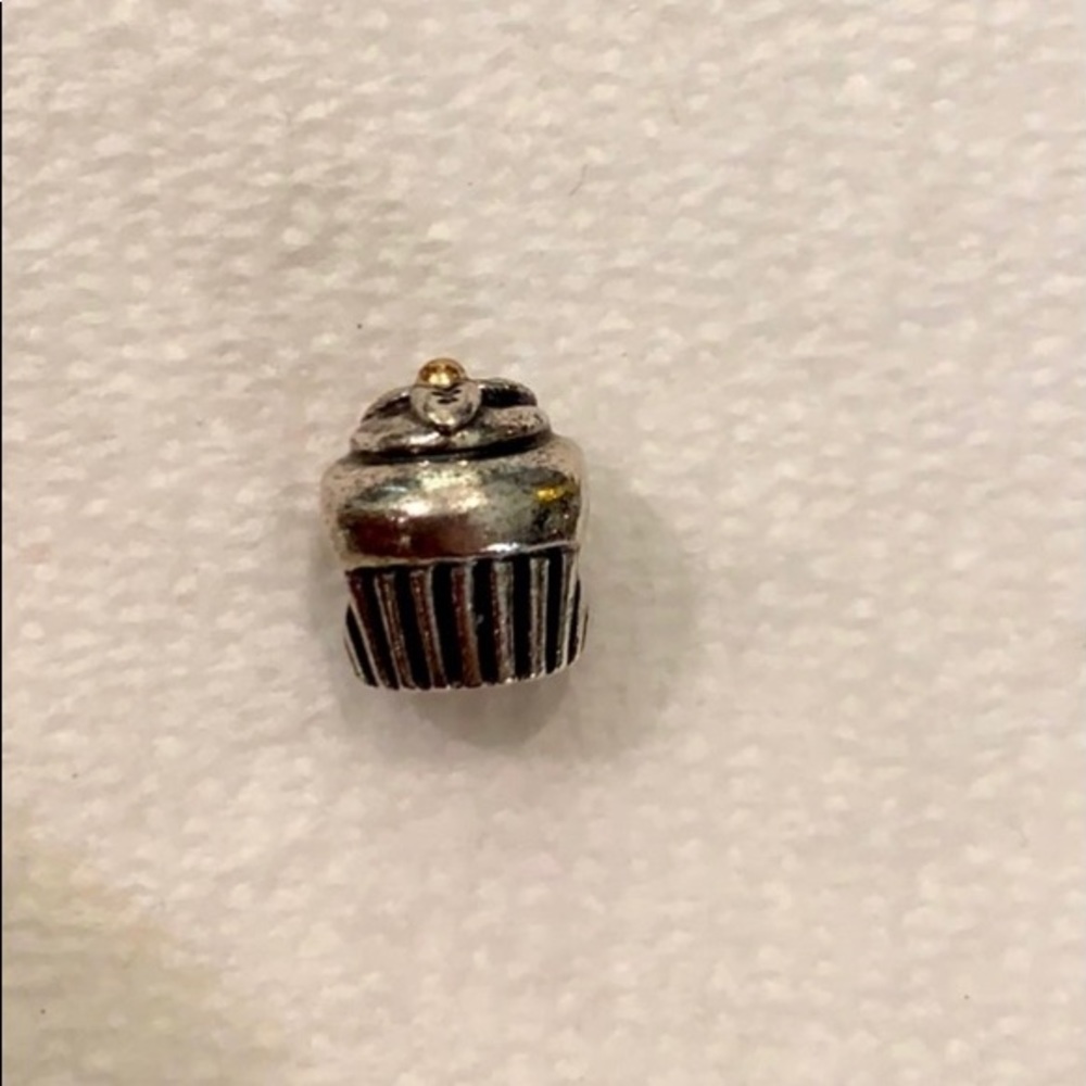 Cupcake pandora bead